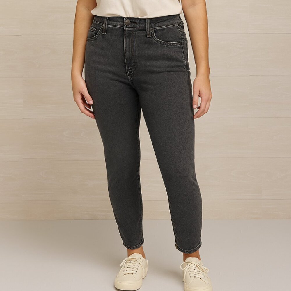 Levi's Women's Gray High Waisted Ankle Length Mom Jean size 29